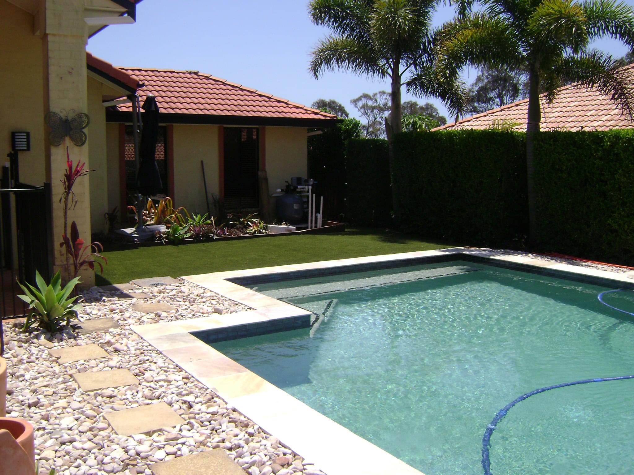 Synthetic Grass Around Pool